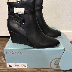 Life Stride Black Wedge Sophisticated Design